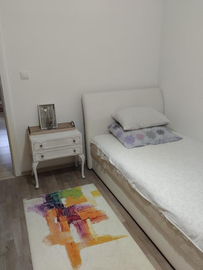 Apartman All Seasons Hotonj Eksteriør bilde
