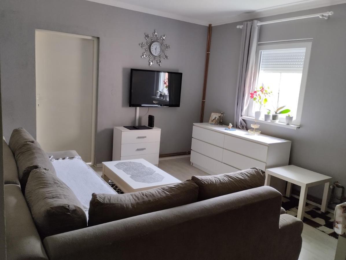 Apartman All Seasons Hotonj Eksteriør bilde