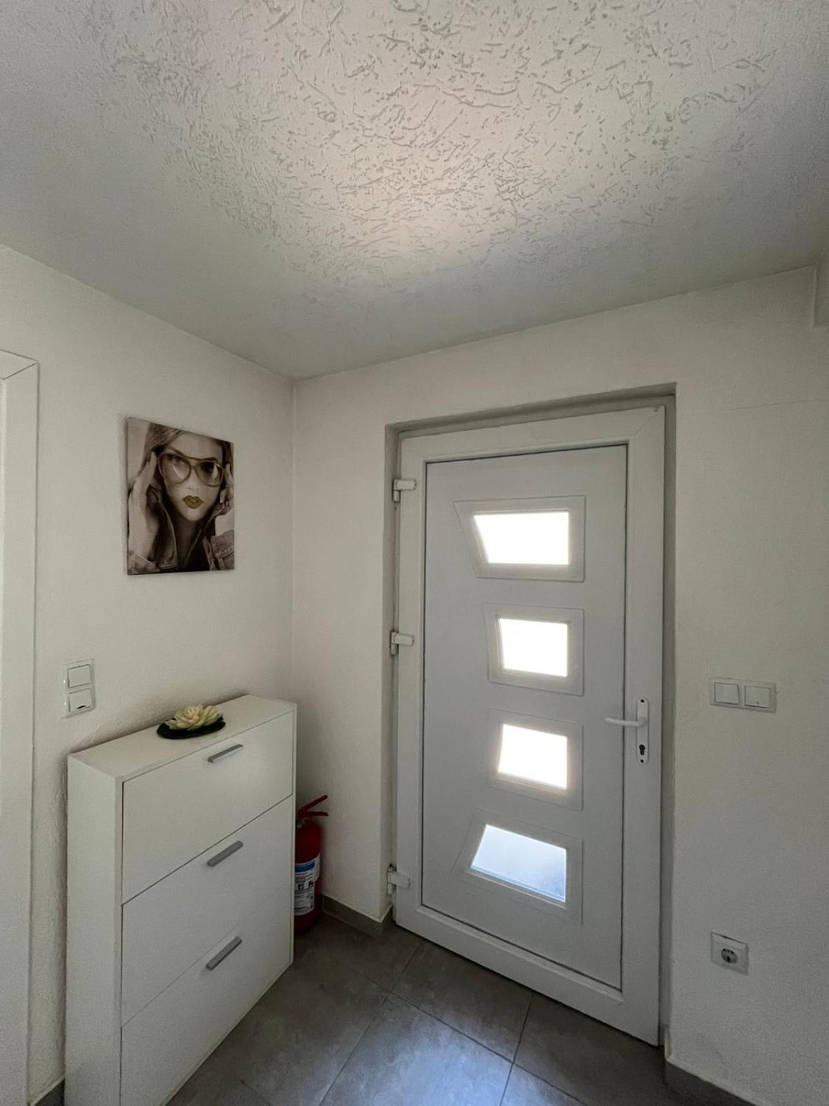Apartman All Seasons Hotonj Eksteriør bilde