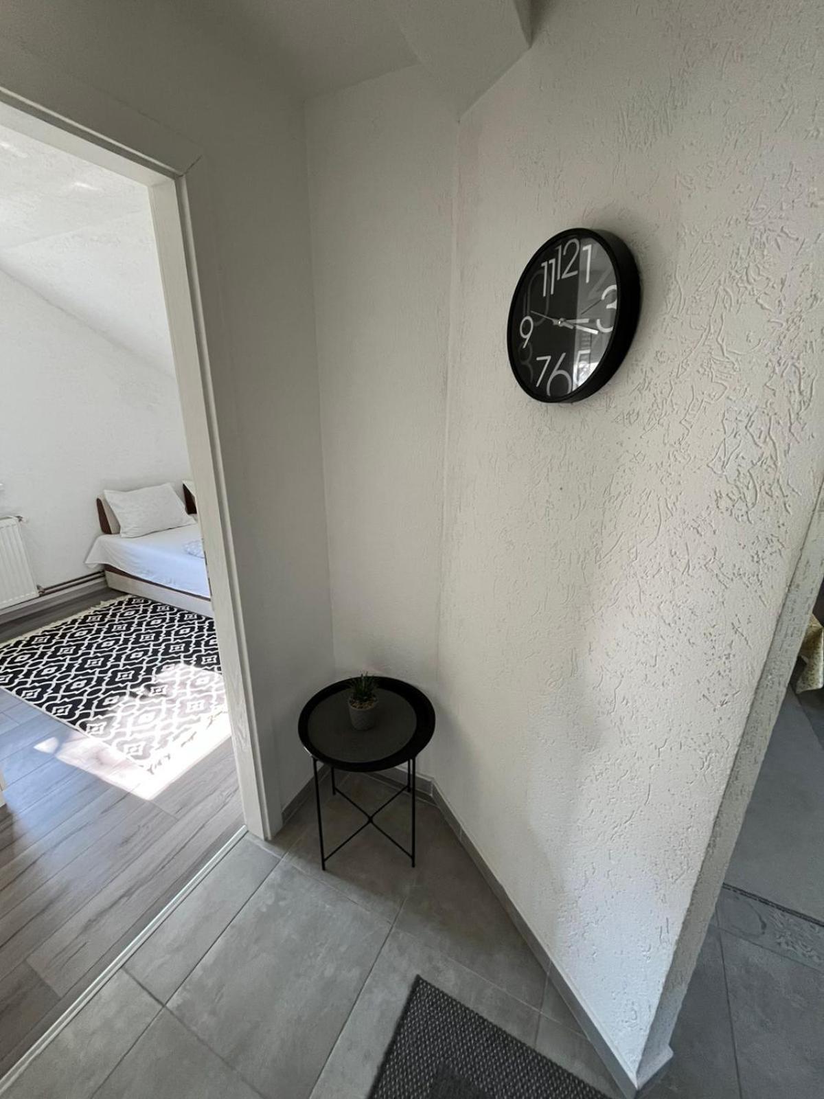 Apartman All Seasons Hotonj Eksteriør bilde