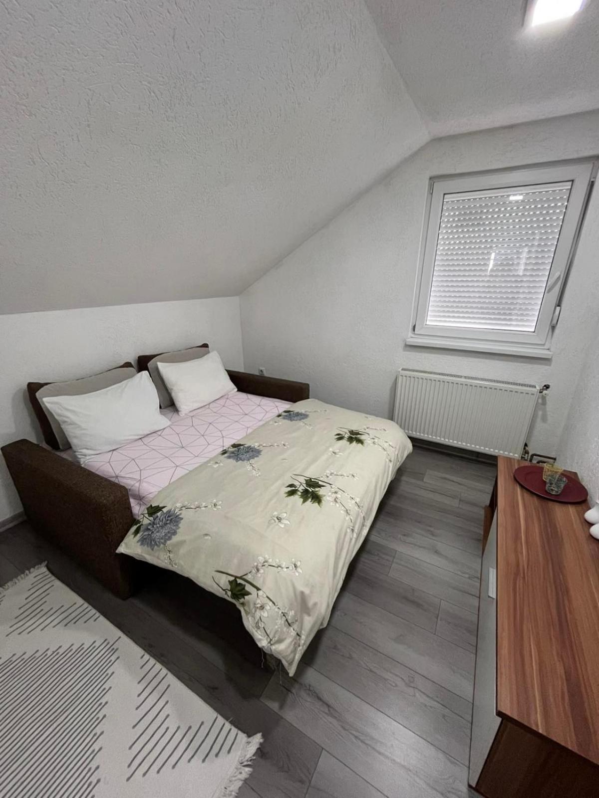 Apartman All Seasons Hotonj Eksteriør bilde