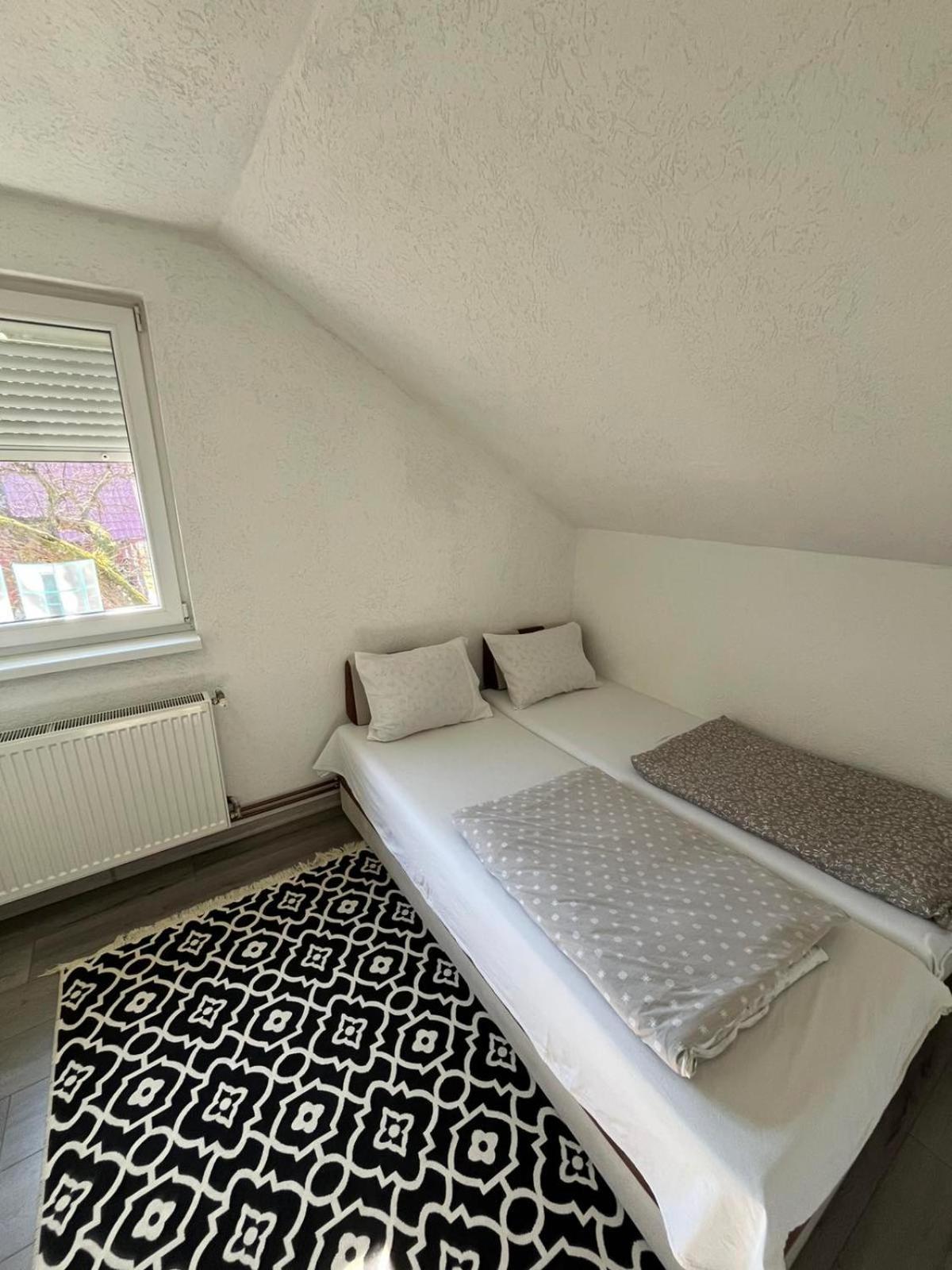 Apartman All Seasons Hotonj Eksteriør bilde